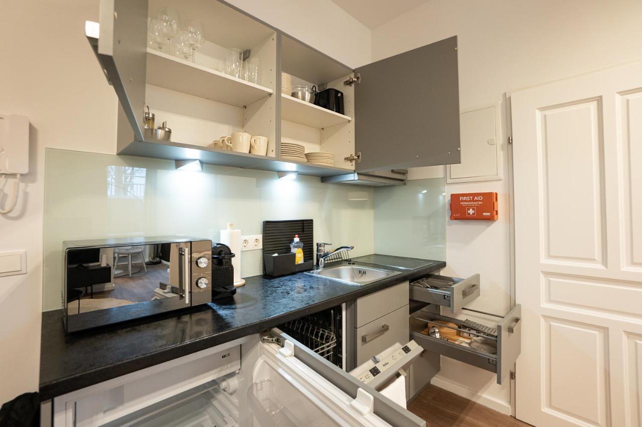 Stylish Apartment With Dedicated Working Space And Super King-Size Bed Located Between City Centre And Donau River 维也纳 外观 照片