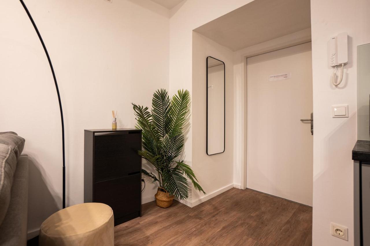 Stylish Apartment With Dedicated Working Space And Super King-Size Bed Located Between City Centre And Donau River 维也纳 外观 照片