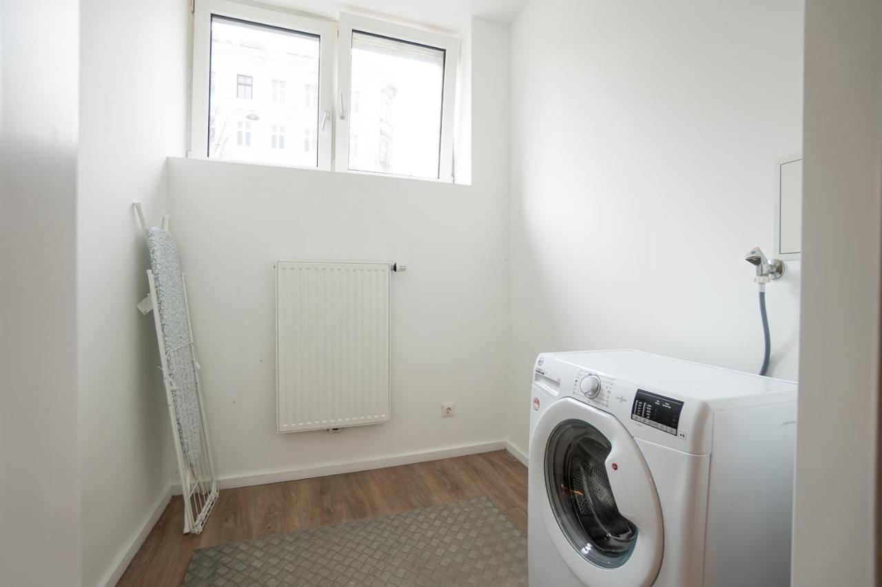 Stylish Apartment With Dedicated Working Space And Super King-Size Bed Located Between City Centre And Donau River 维也纳 外观 照片